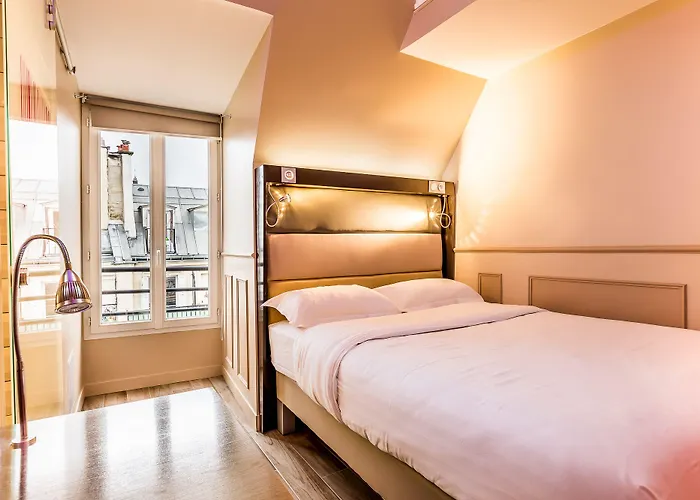 Hotel District Republique París