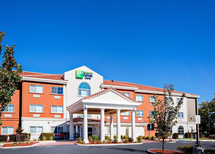 Holiday Inn Express & Suites Oroville Lake By Ihg