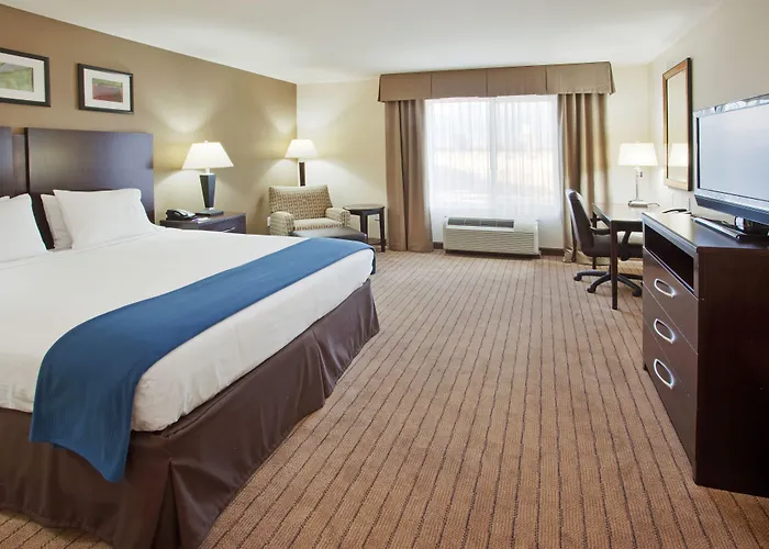 Holiday Inn Express & Suites Merced - Yosemite Natl Pk Area By Ihg