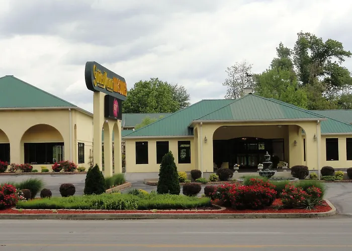 Golden Manor Inn & Suites