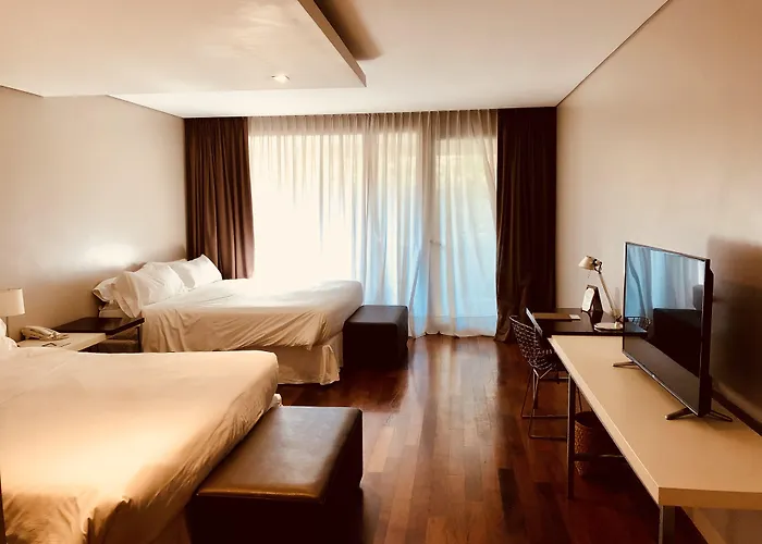 San Isidro Plaza Hotel