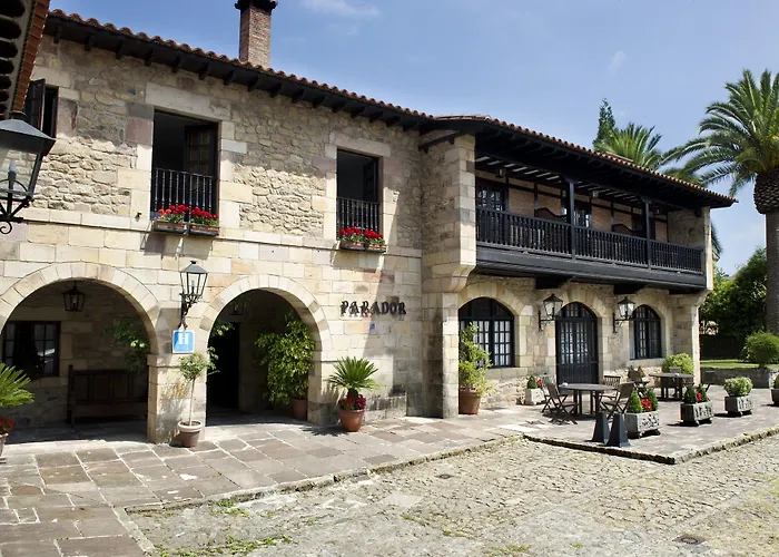 Parador De Santillana Altamira