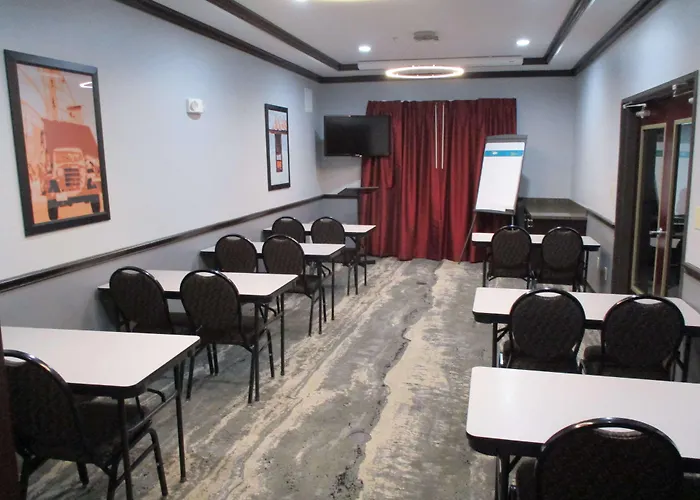 Best Western Carthage Inn & Suites