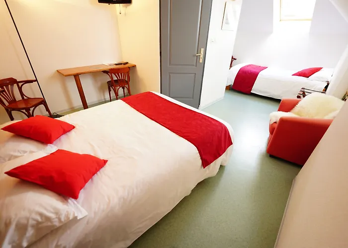 Logis Hôtel Le Relais Des Remparts
