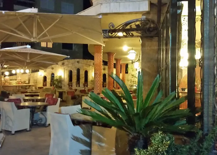 Dinasty Hotel