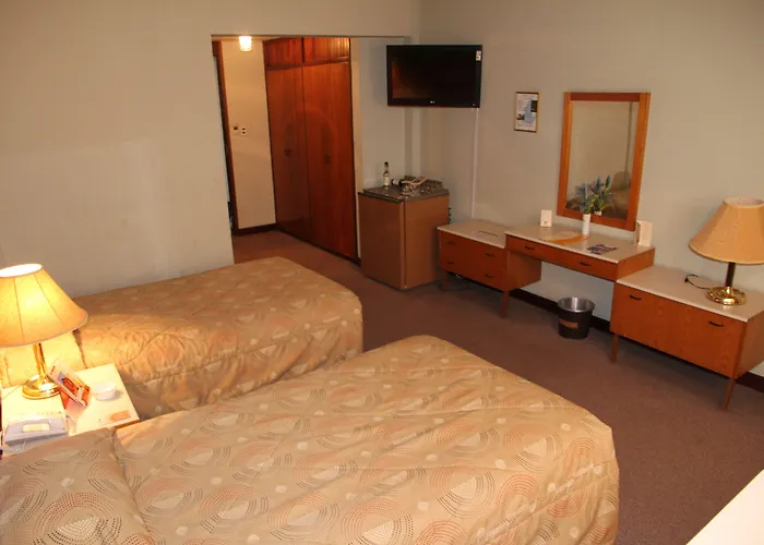 Cesar's Plaza Hotel