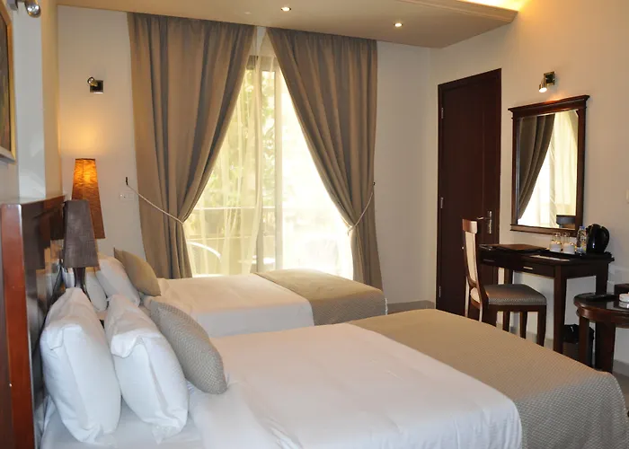 Midtown Hotel & Suites