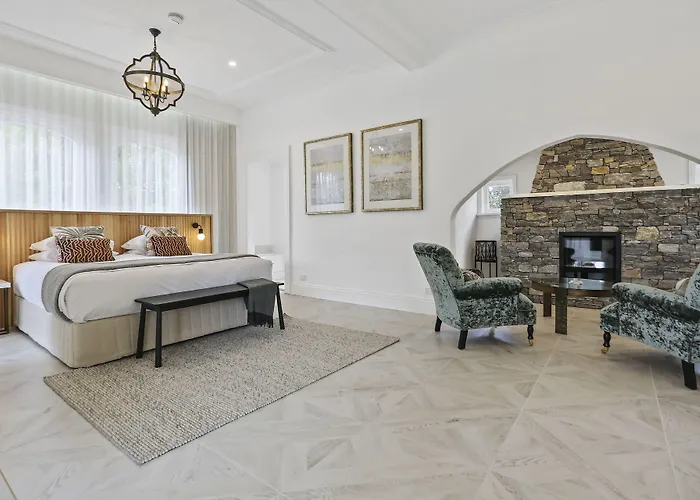 Seahorse Inn Hotel & Villas