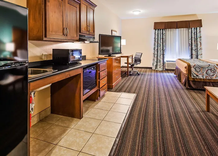 Best Western Plus Seminole Hotel & Suites