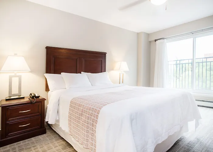 Canterra Suites Hotel