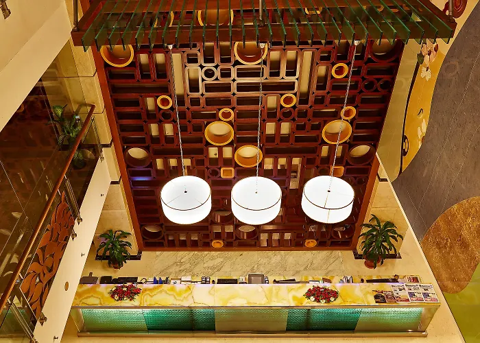 Six Seasons Hotel
