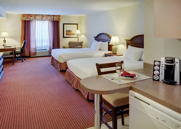 Coast Grimshaw Hotel & Suites