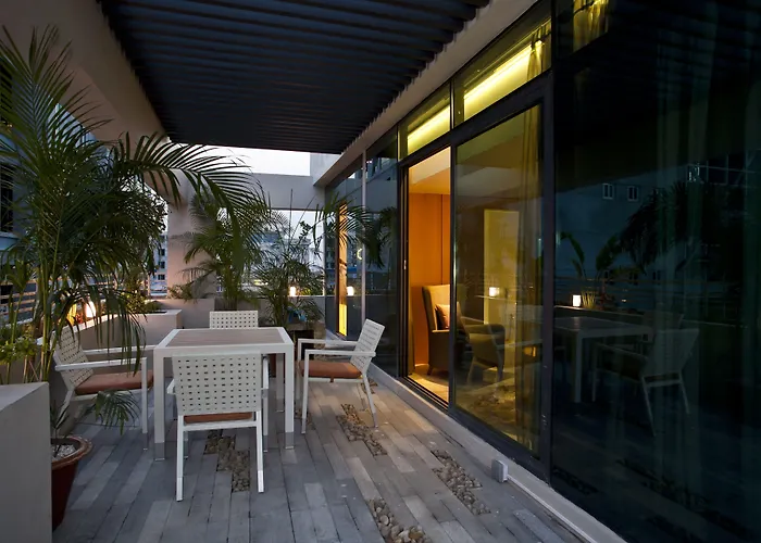 Lakeshore Suites, Banani