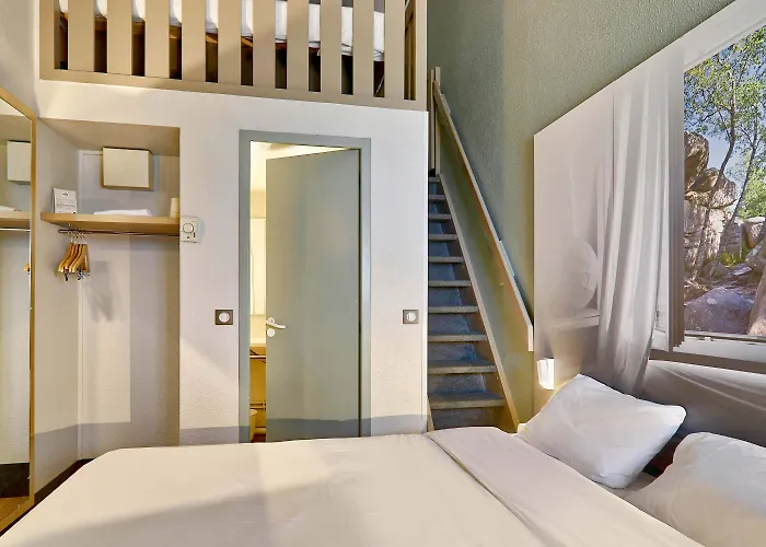 B&B HOTEL Clermont-Ferrand Le Brézet Aéroport