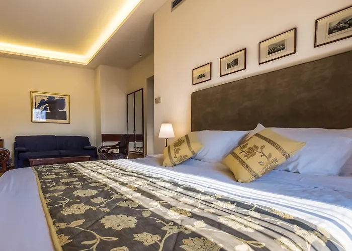 Rex Hotel