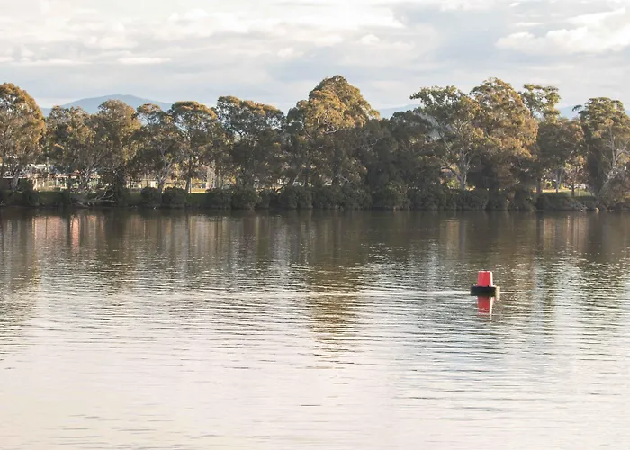 Moruya Waterfront Hotel Motel