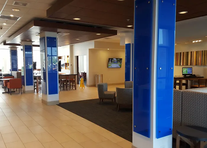 Holiday Inn Express & Suites Toledo West By Ihg