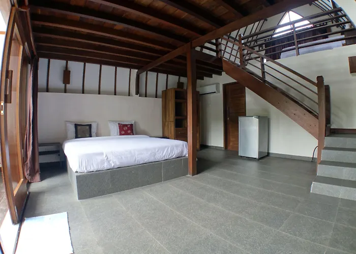 Oceans 5 Dive Resort