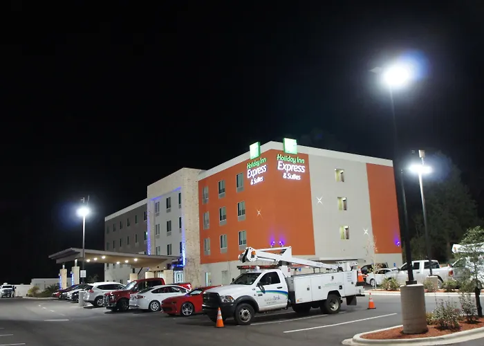 Holiday Inn Express & Suites Pineville-Alexandria Area