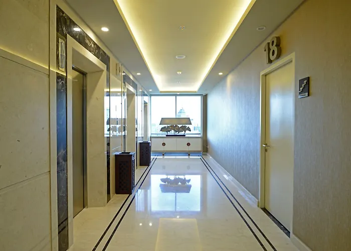 Aria Centra Surabaya