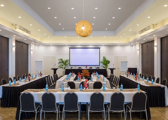 Tanoa International Dateline Hotel