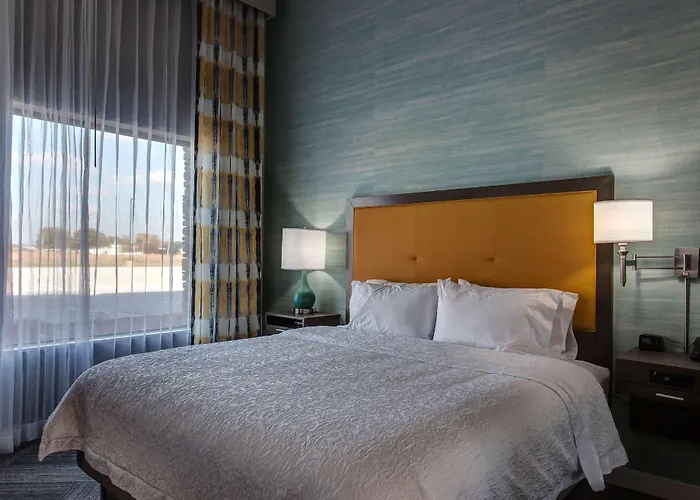 Hampton Inn&Suites-Wichita/Airport, KS