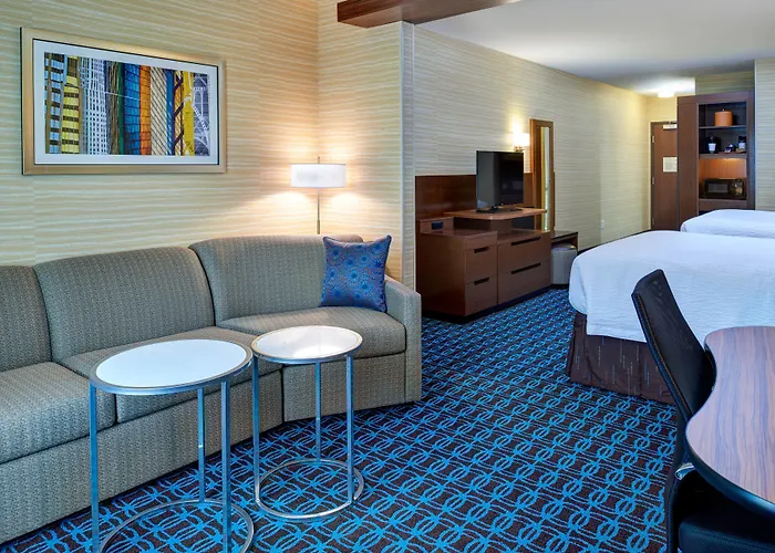 Fairfield Inn & Suites By Marriott Detroit Troy