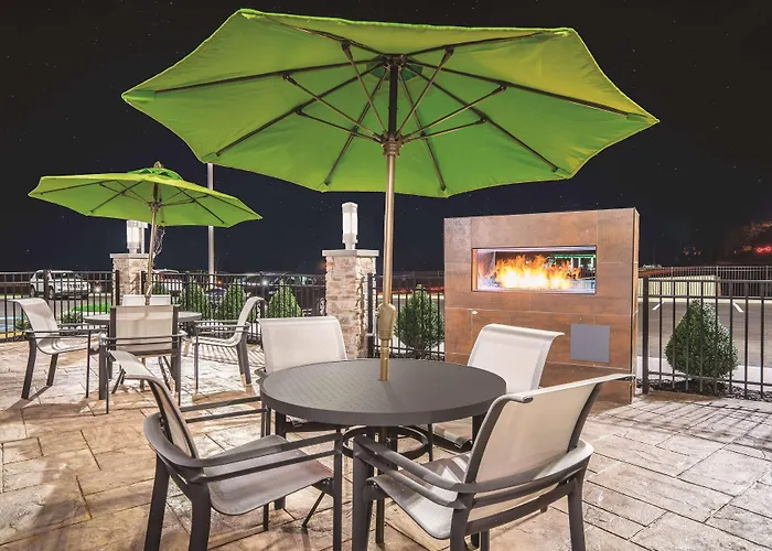 La Quinta Inn & Suites By Wyndham Cleveland Near Lee Univ