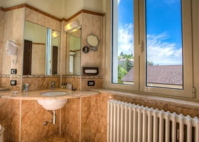 Hotel Il Duca Del Montefeltro