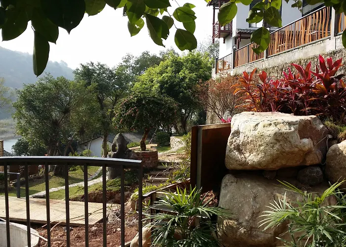 Yangshuo Li River Resort