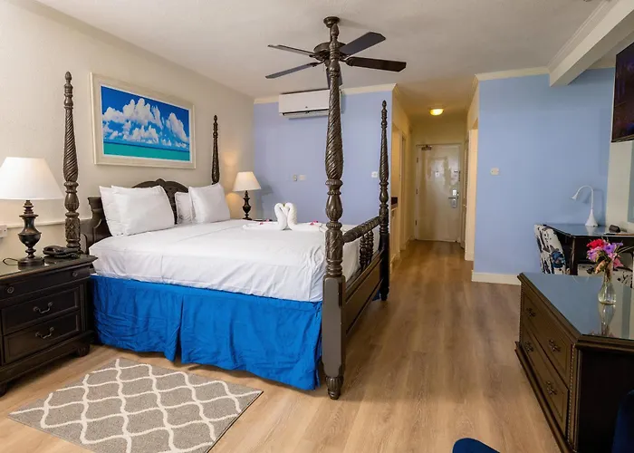 Savannah Beach Club Hotel