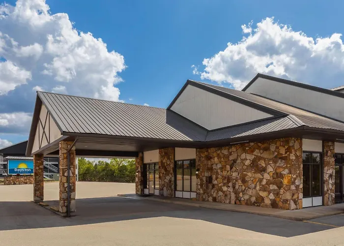Days Inn By Wyndham Branson Ozarks