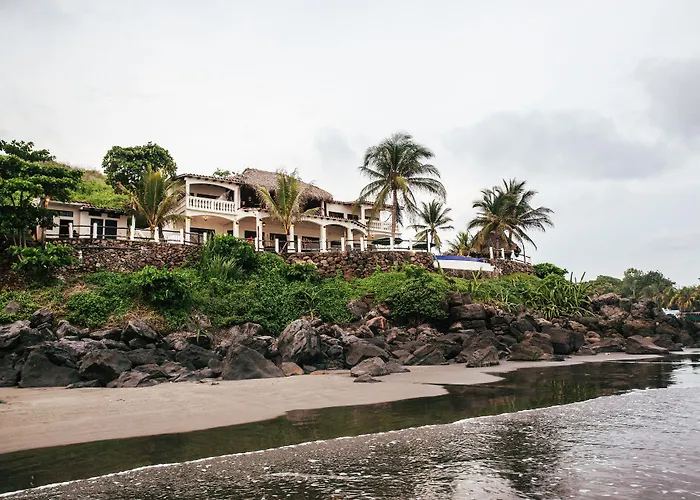 Vista Las Olas Surf Resort