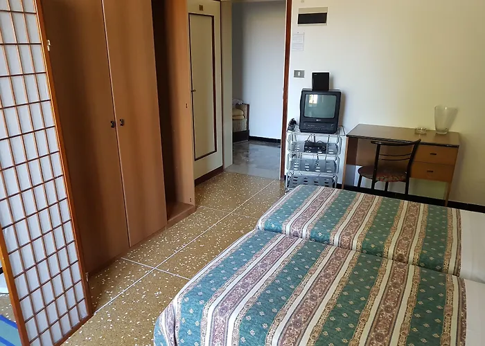 Hotel Triana e Tyche