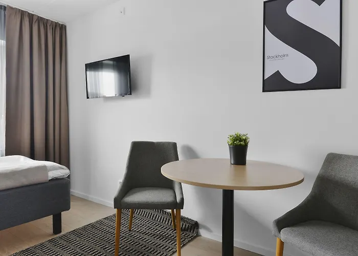 Forenom Hotels & Apartments Flemingsberg - 10Min From Aelvsjoe