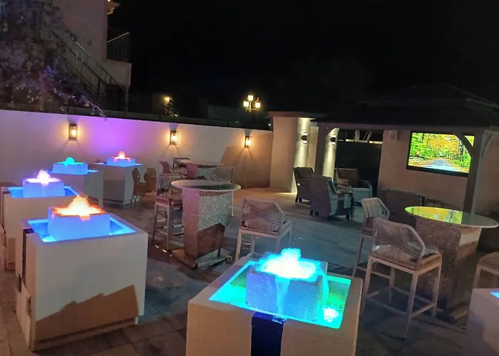 Deluxe Inn&Suites