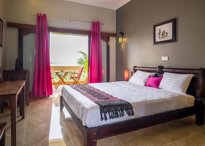 Riviera Hotel & Resort Kep