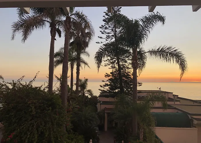 Seaside Laguna Inn&Suites