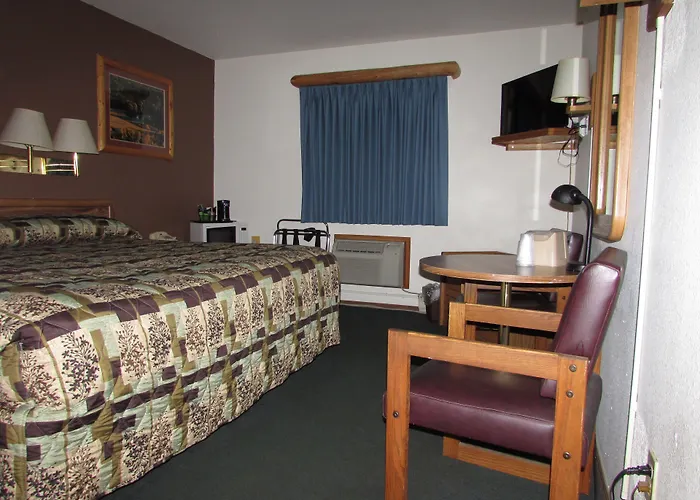 Beartooth Hideaway Inn & Cabins