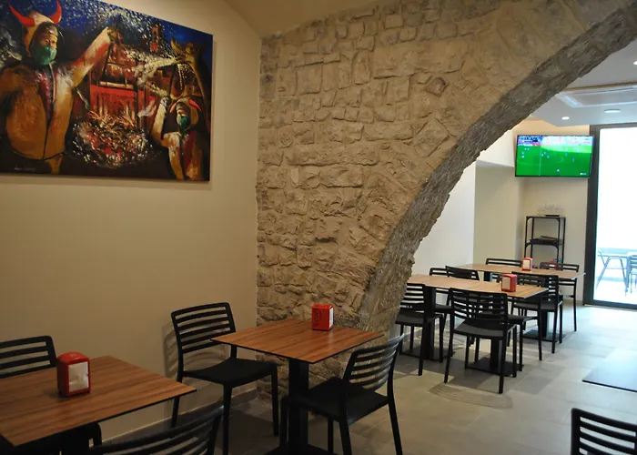 Hostal Universitat