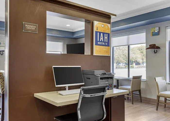 Best Western Plus North Houston Inn & Suites