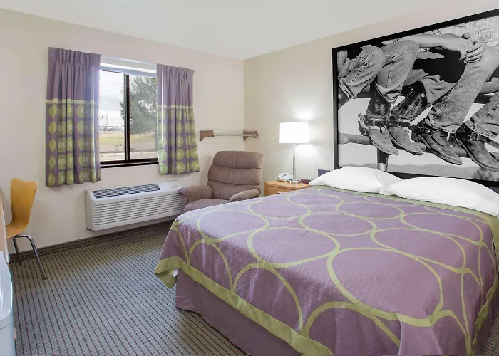 Super 8 By Wyndham Havre
