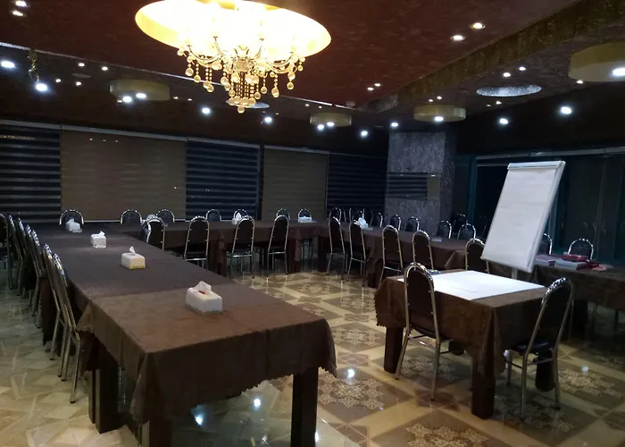 Isra Hotel