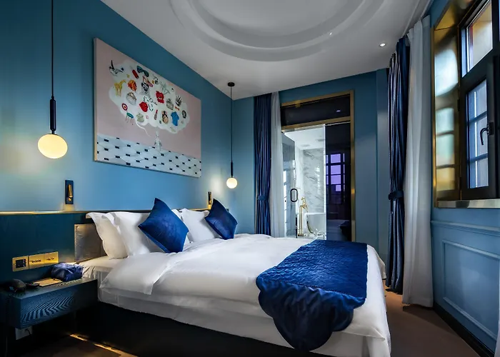 Moon And Chalice Boutique Hotel