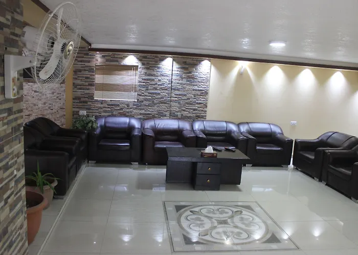 Sara Crown Hotel