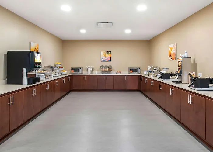 Comfort Inn & Suites Ames Near Isu Campus