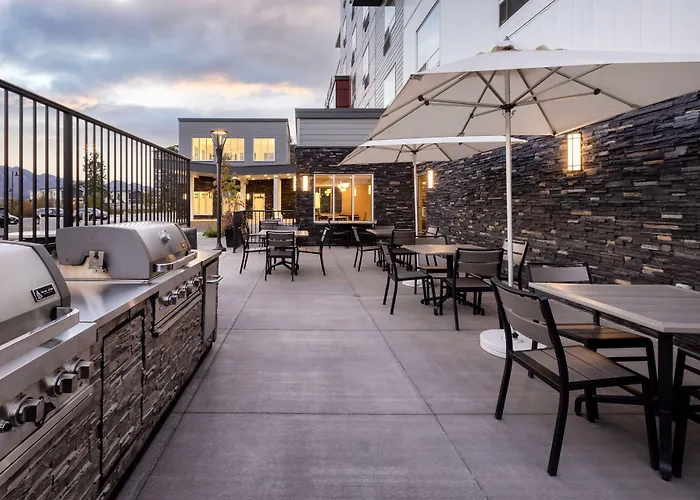 Towneplace Suites By Marriott West Kelowna