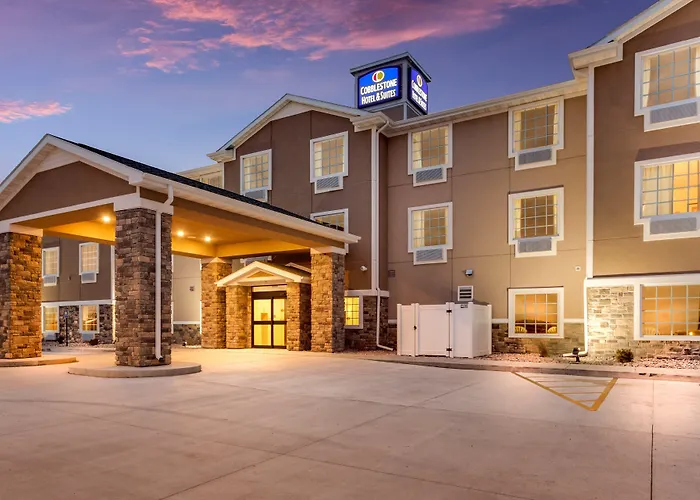Cobblestone Hotel&Suites - Cozad