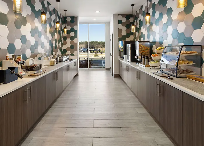 La Quinta Inn & Suites By Wyndham Locust Grove