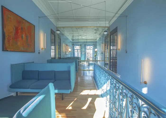 Heritage Hotel And Suites